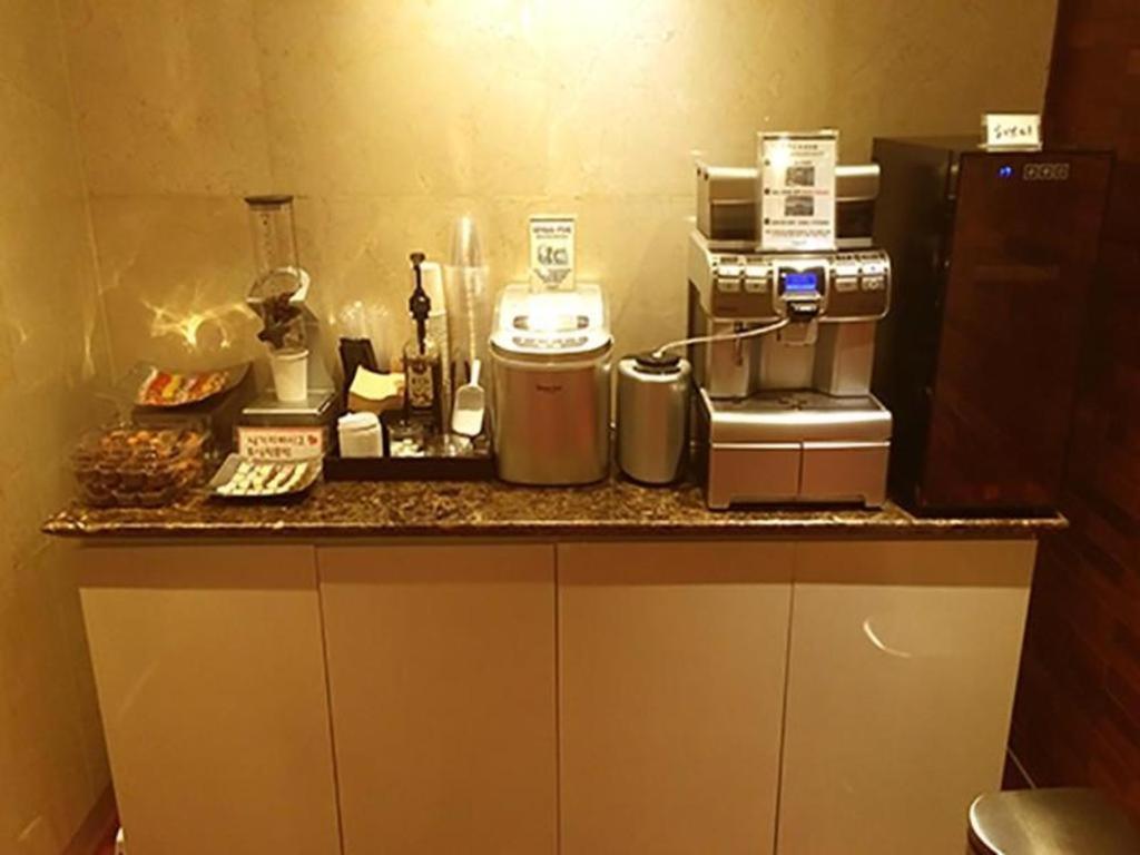 Sinyoung Motel Сеул Экстерьер фото