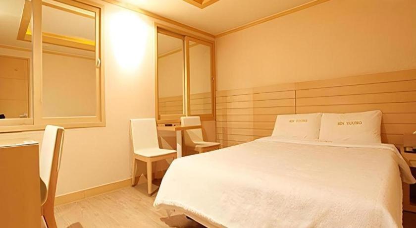 Sinyoung Motel Сеул Экстерьер фото
